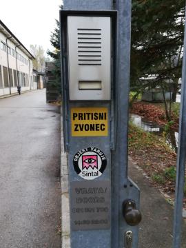 Domofon in številka dežurnega